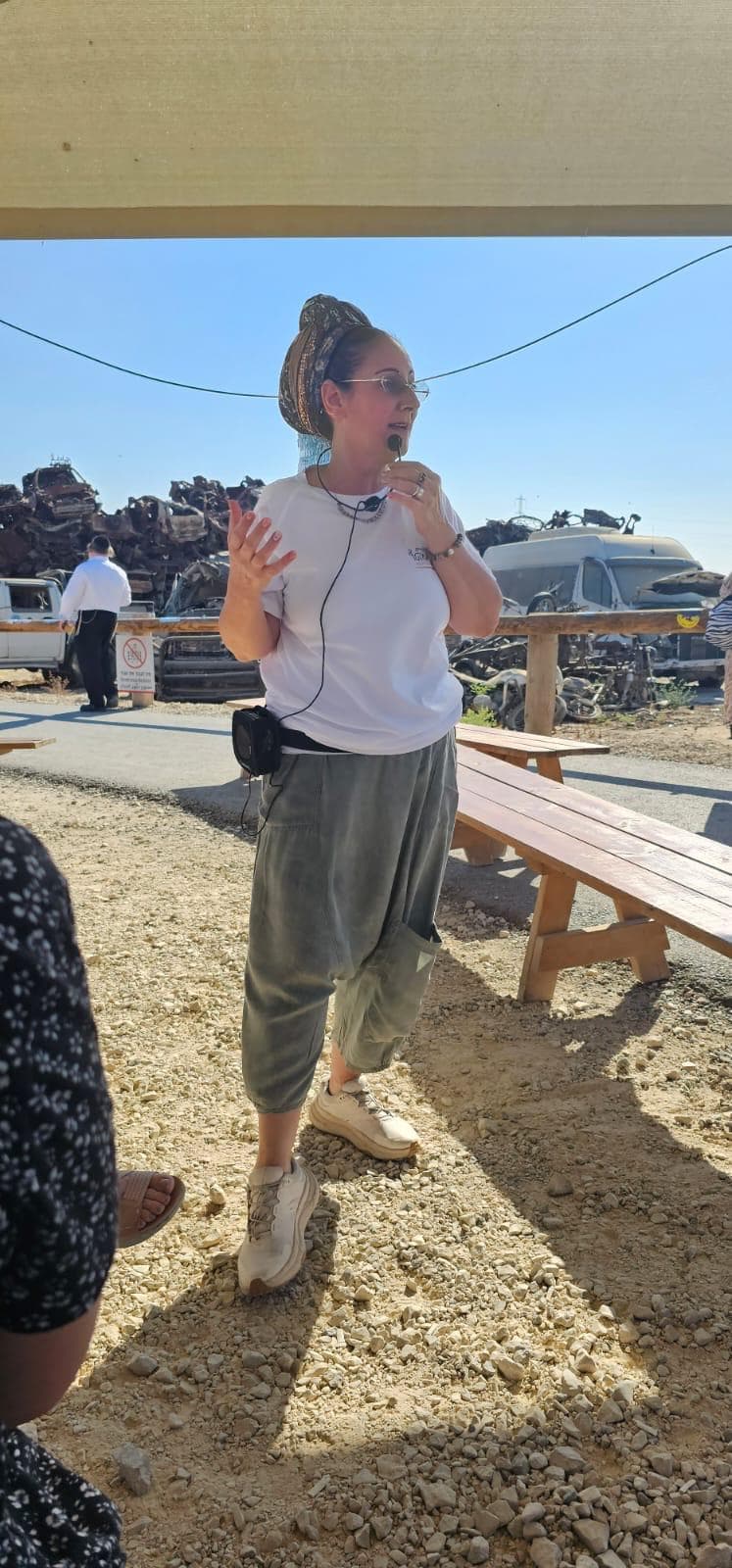 רגע מסיור של דליה הראל בשדרות ובעוטף עזה